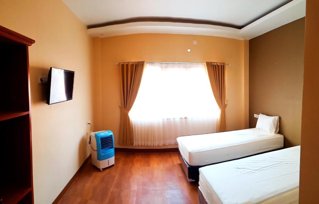 Bluefire Homestay Syariah Banyuwangi  Exterior foto
